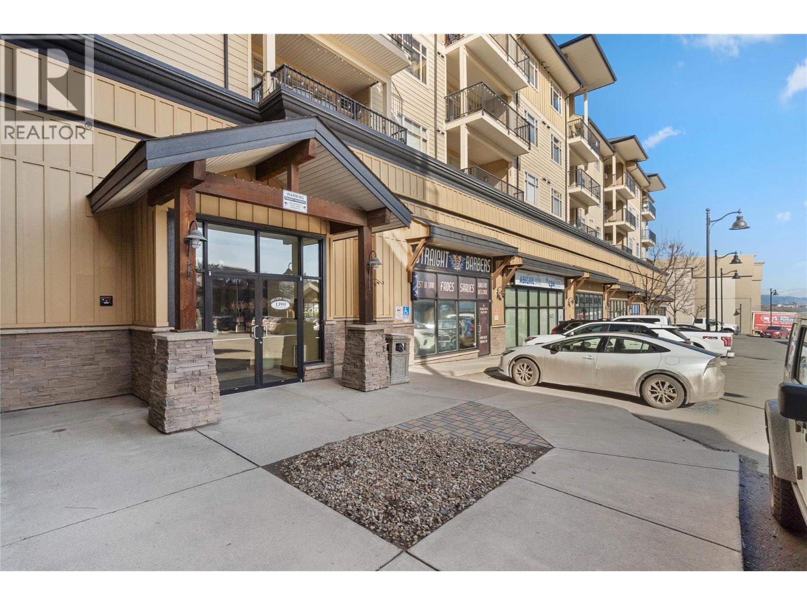 #305 1390 HILLSIDE DRIVE - 40