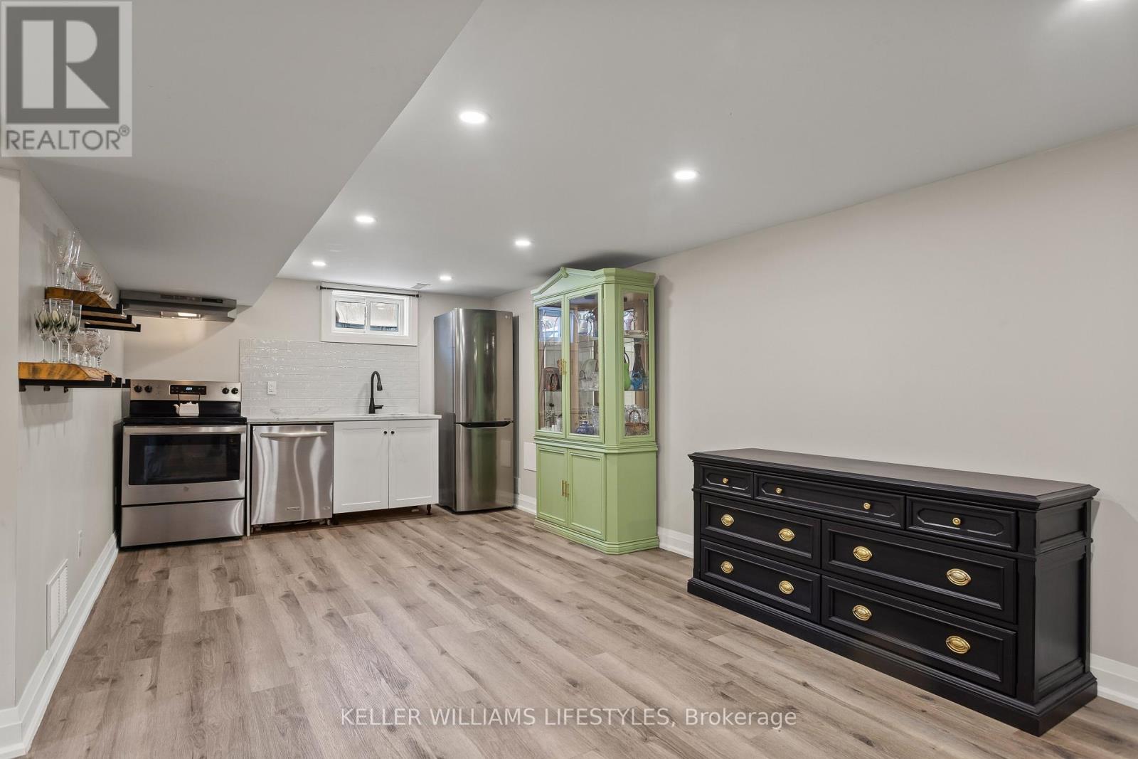 23 STORMONT DRIVE - 21