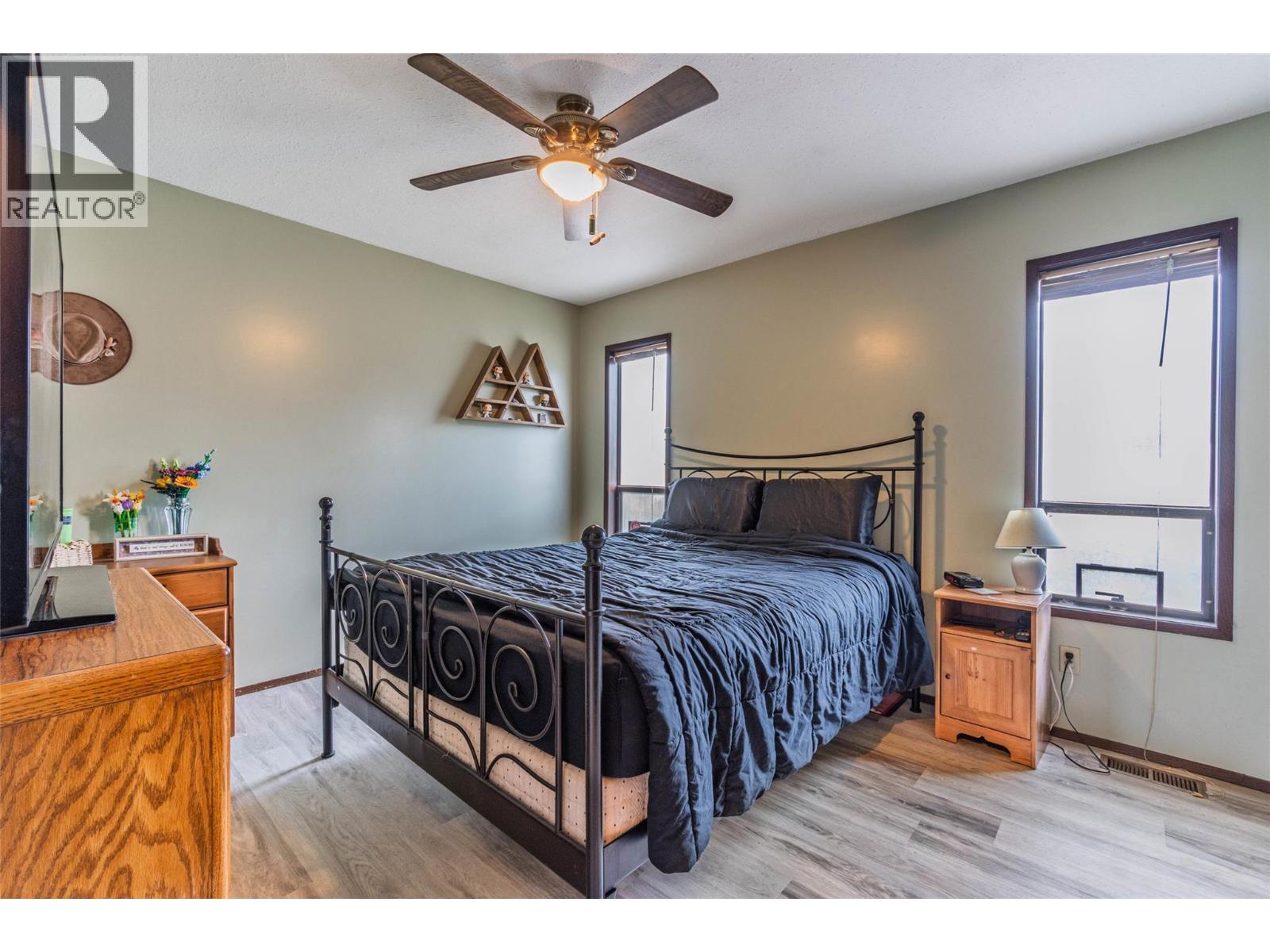 6563 Mountainview Drive, Oliver