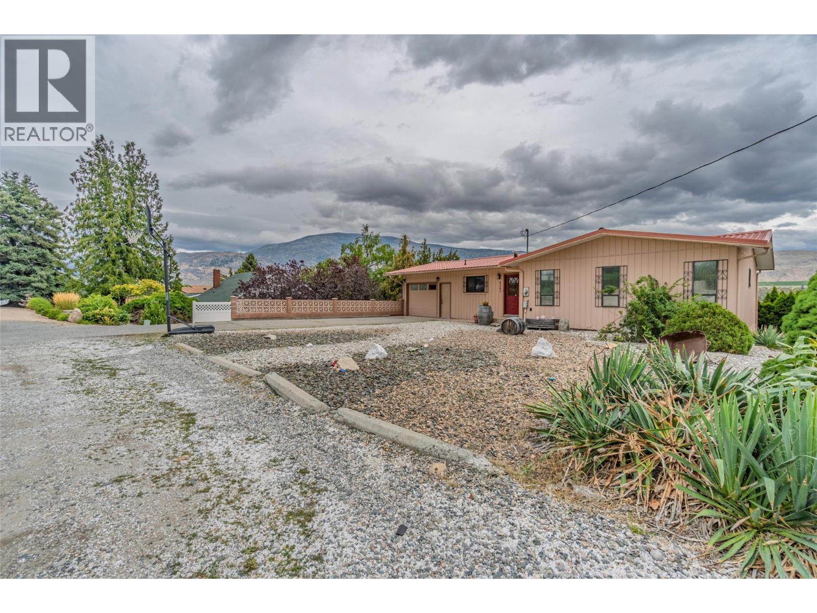 6563 Mountainview Drive, Oliver