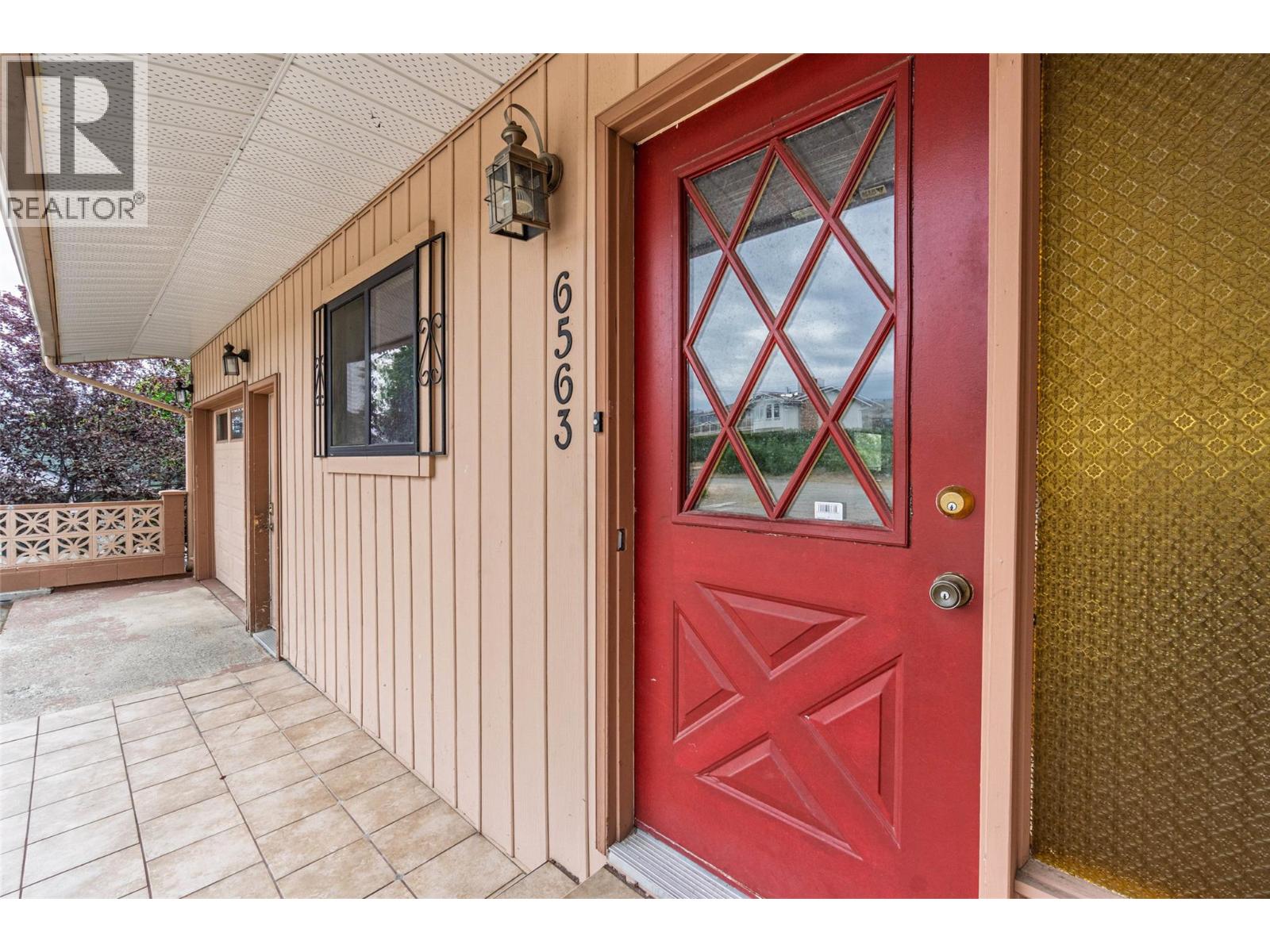 6563 Mountainview Drive, Oliver