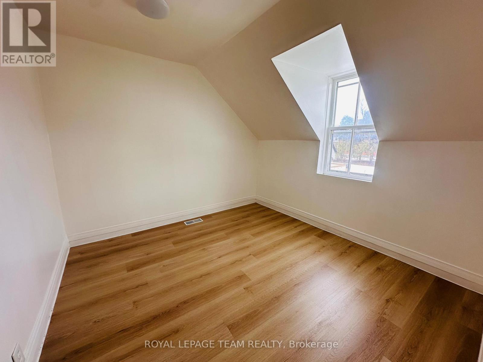 202 BELL STREET — photo 21