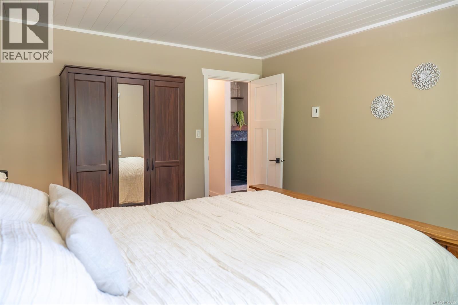  9907 Gowlland Point Road, Pender Island