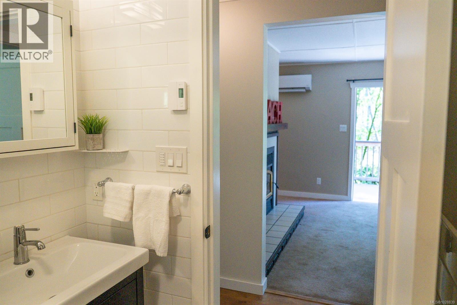  9907 Gowlland Point Road, Pender Island