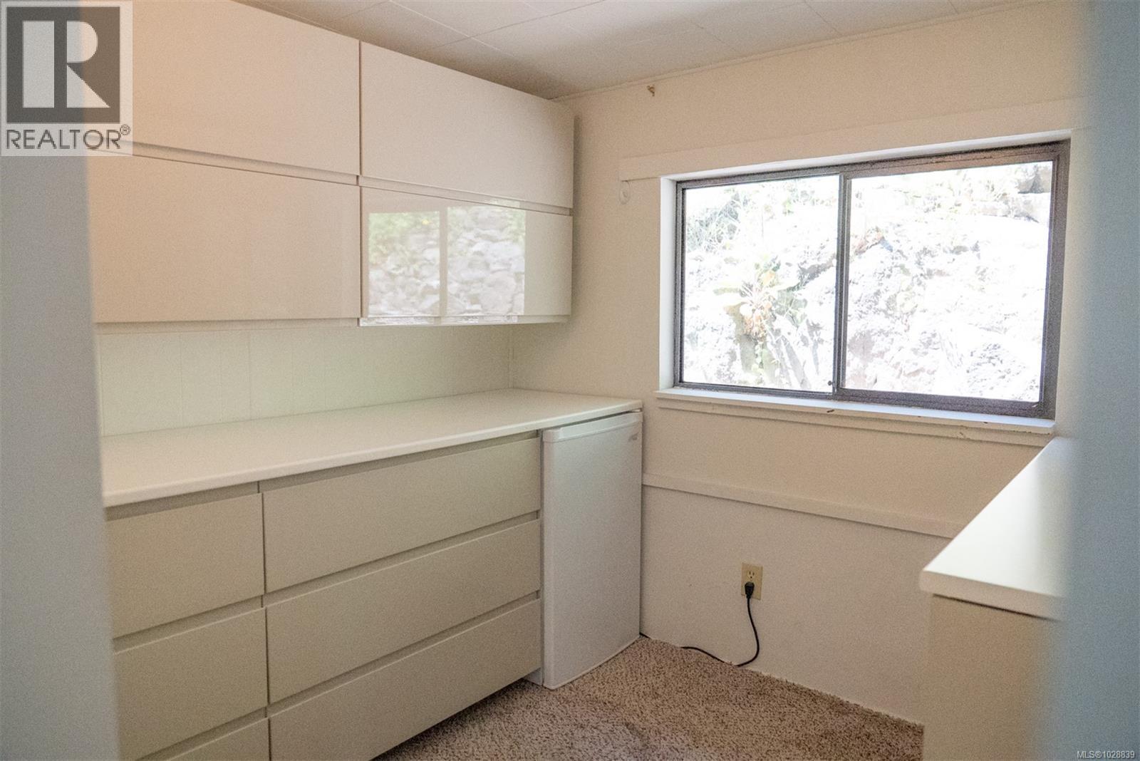 9907 Gowlland Point Rd - 22