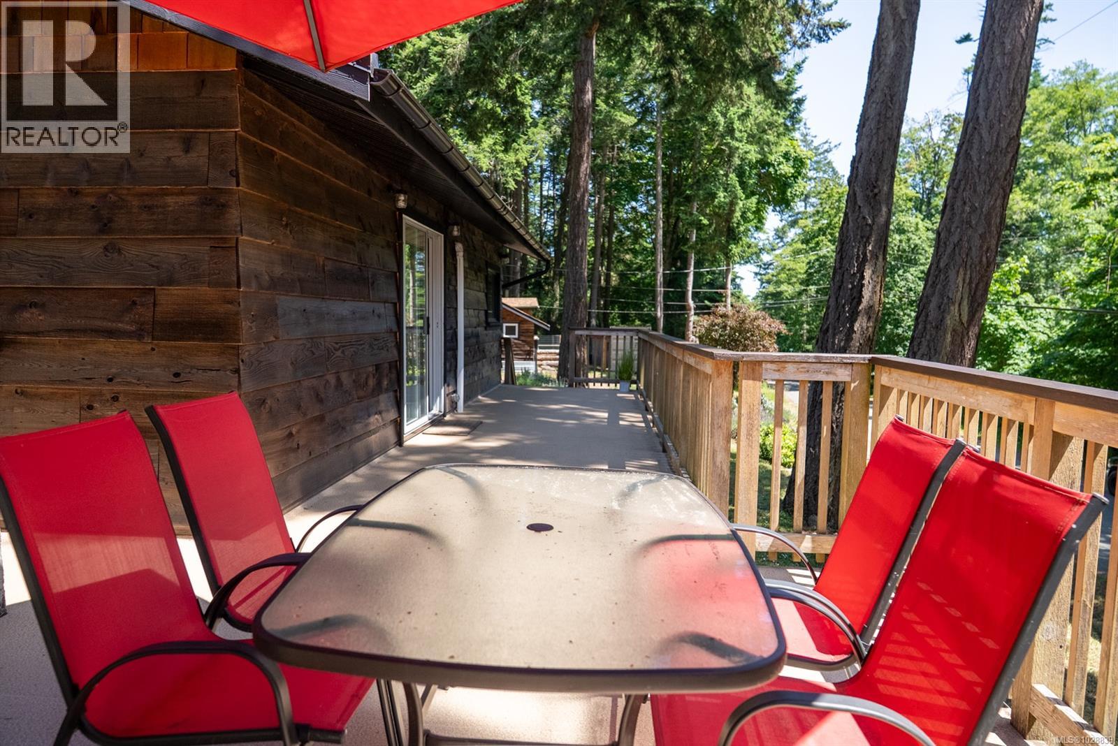 9907 Gowlland Point Rd - 23