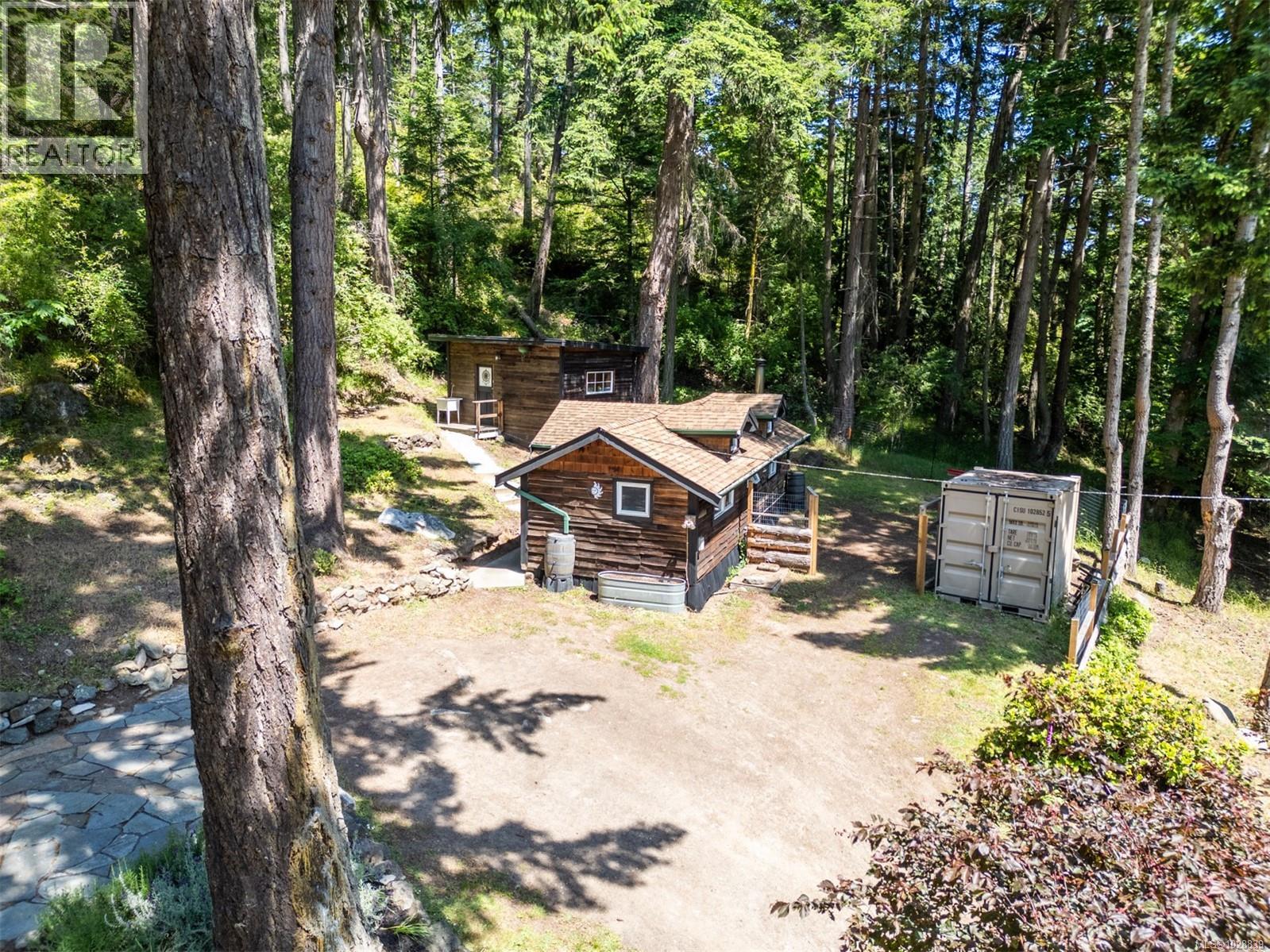 9907 Gowlland Point Rd - 25