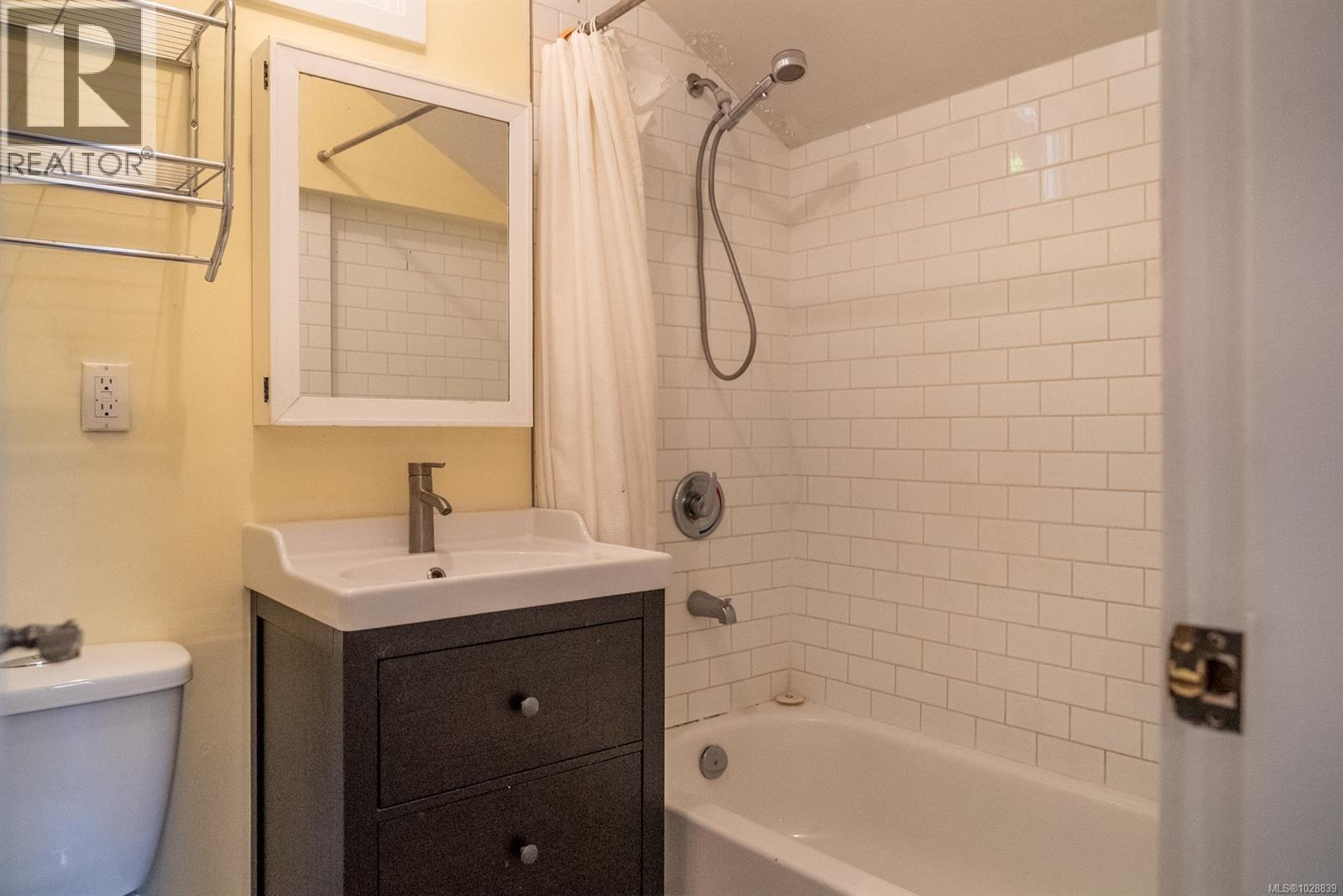  9907 Gowlland Point Road, Pender Island