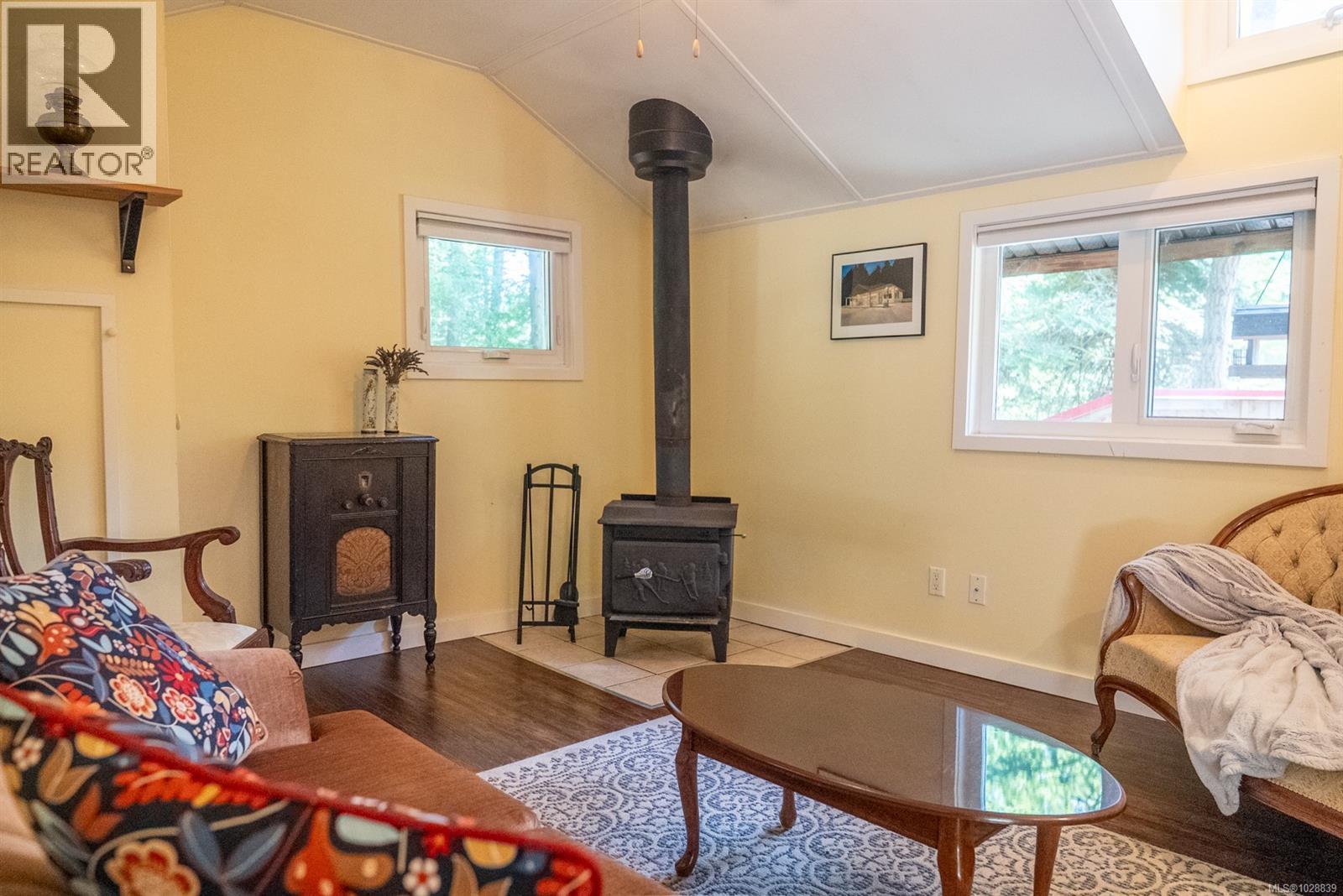  9907 Gowlland Point Road, Pender Island