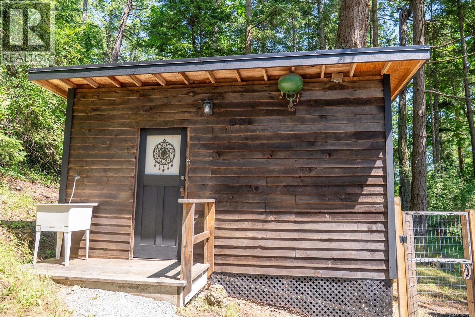  9907 Gowlland Point Road, Pender Island