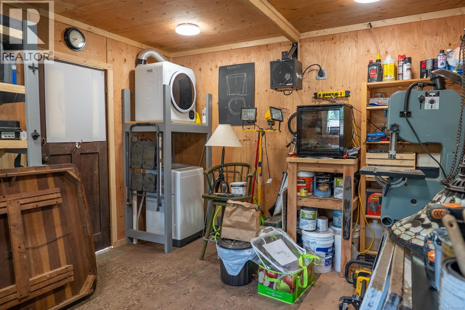 9907 Gowlland Point Rd - 40