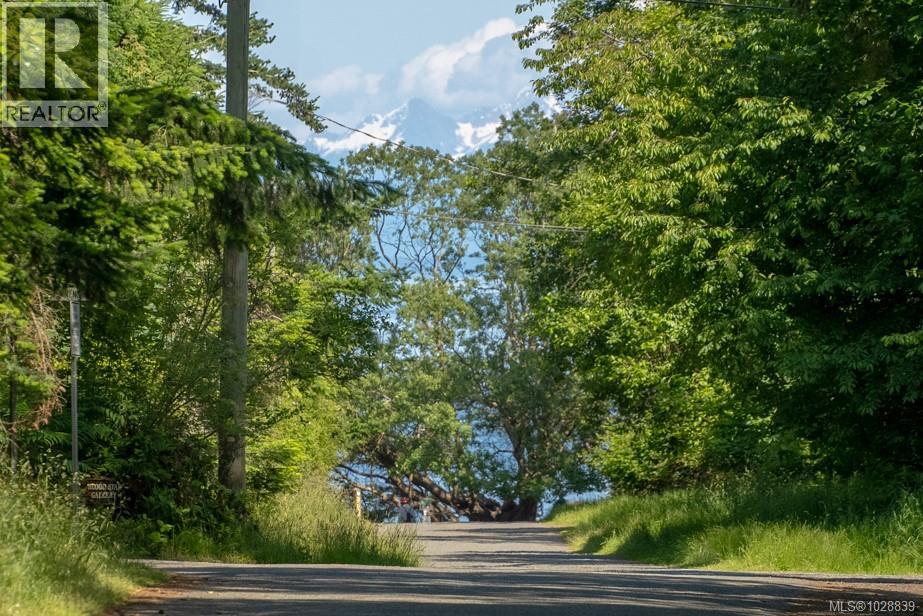 9907 Gowlland Point Rd - 44