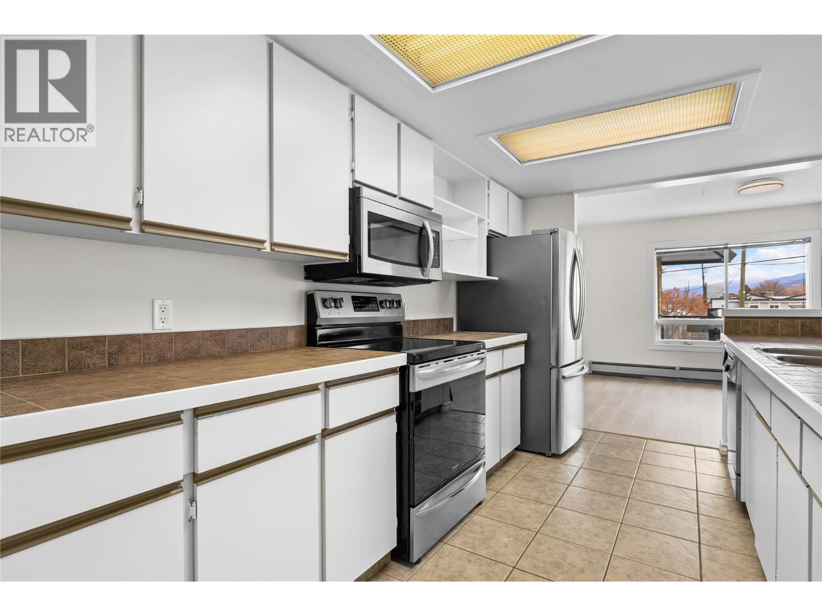 #209 4340B Beach Avenue - 11