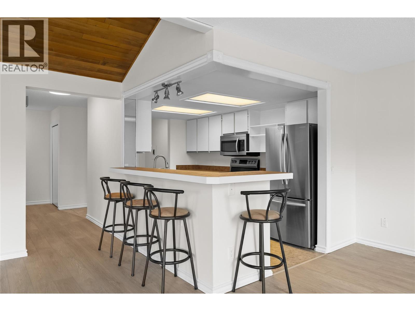 4340B Beach Avenue Unit# 209, Peachland