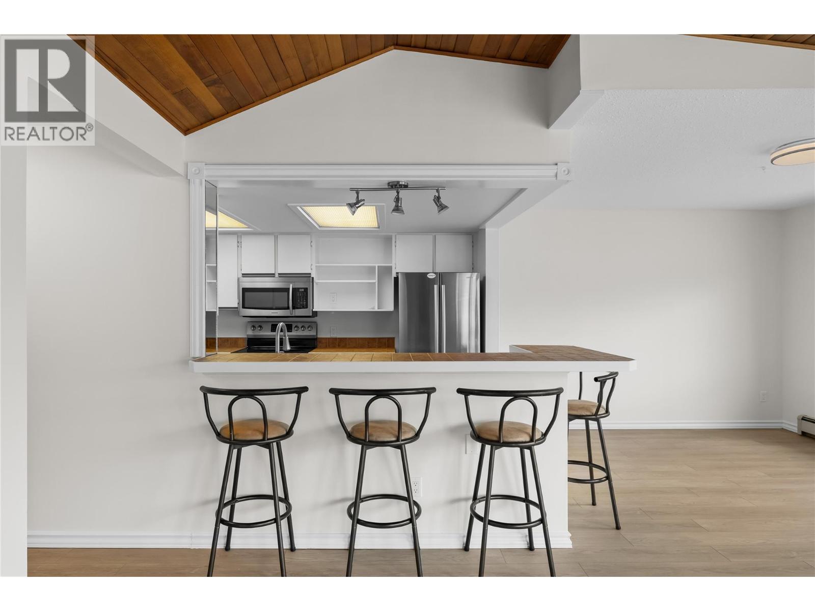 #209 4340B Beach Avenue - 18