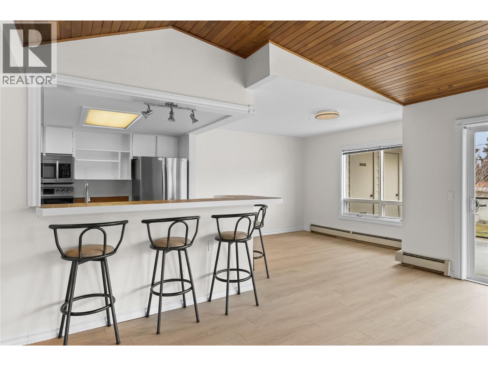 4340B Beach Avenue Unit# 209, Peachland