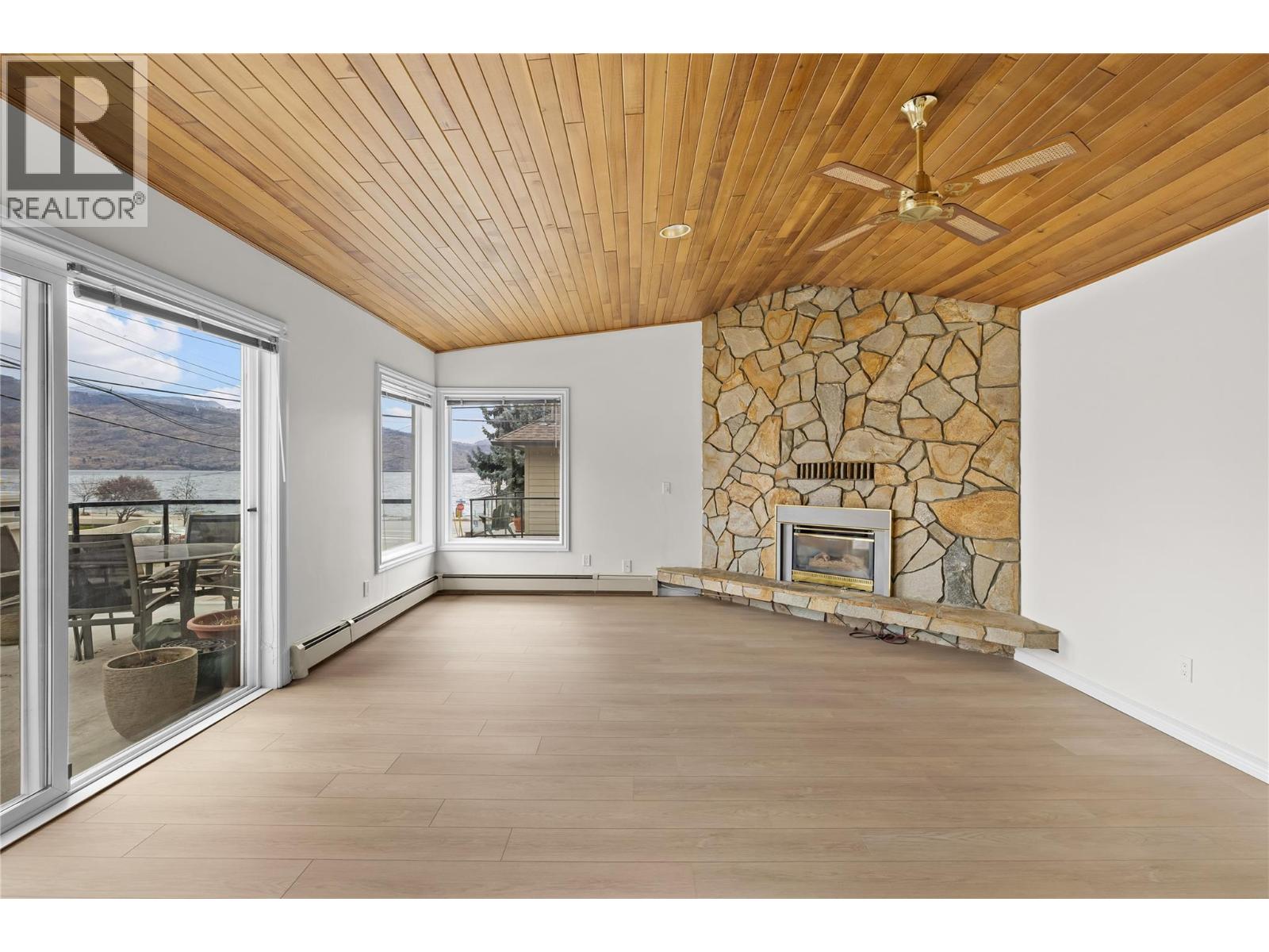 #209 4340B Beach Avenue - 23