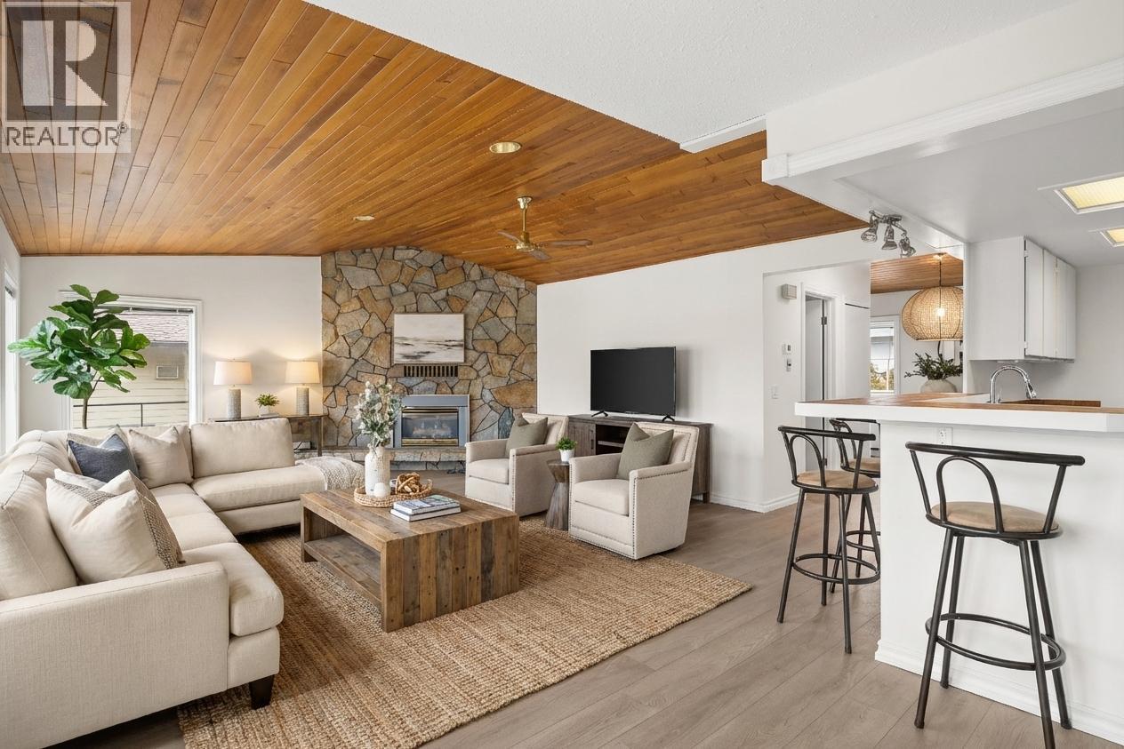 4340B Beach Avenue Unit# 209, Peachland