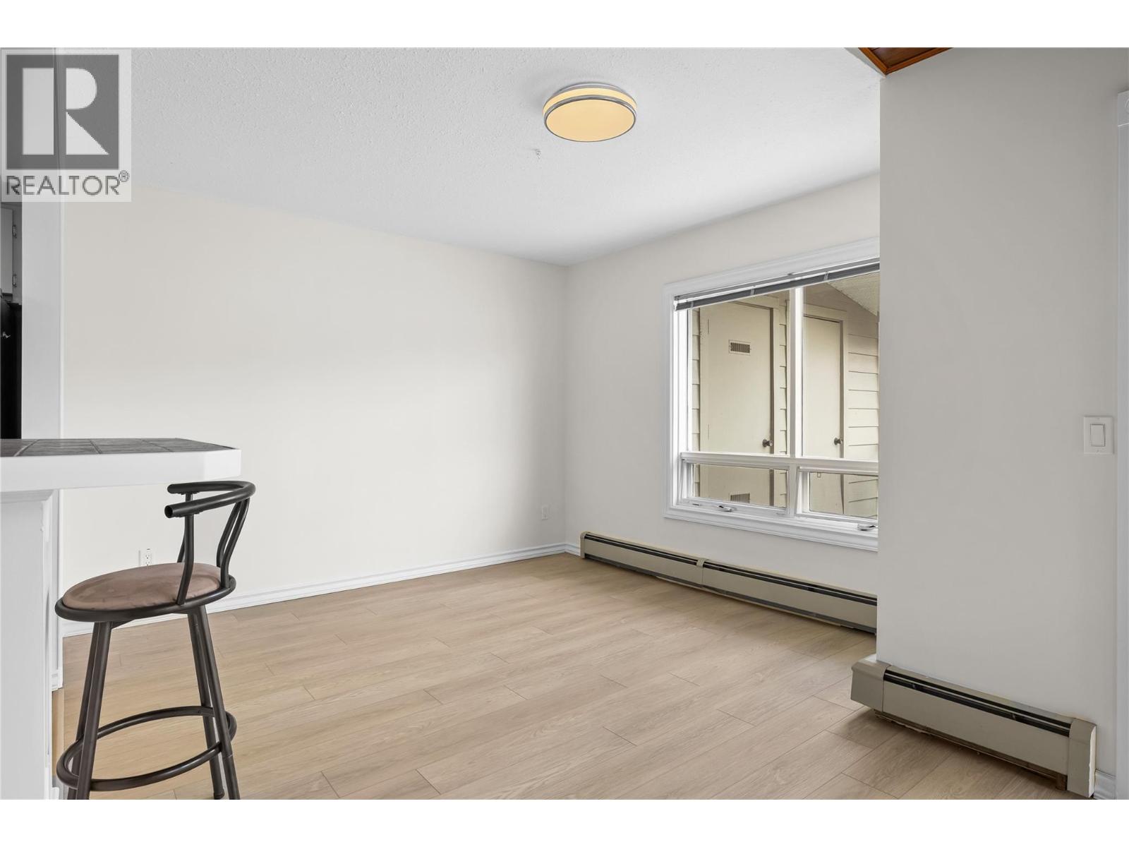 4340B Beach Avenue Unit# 209, Peachland