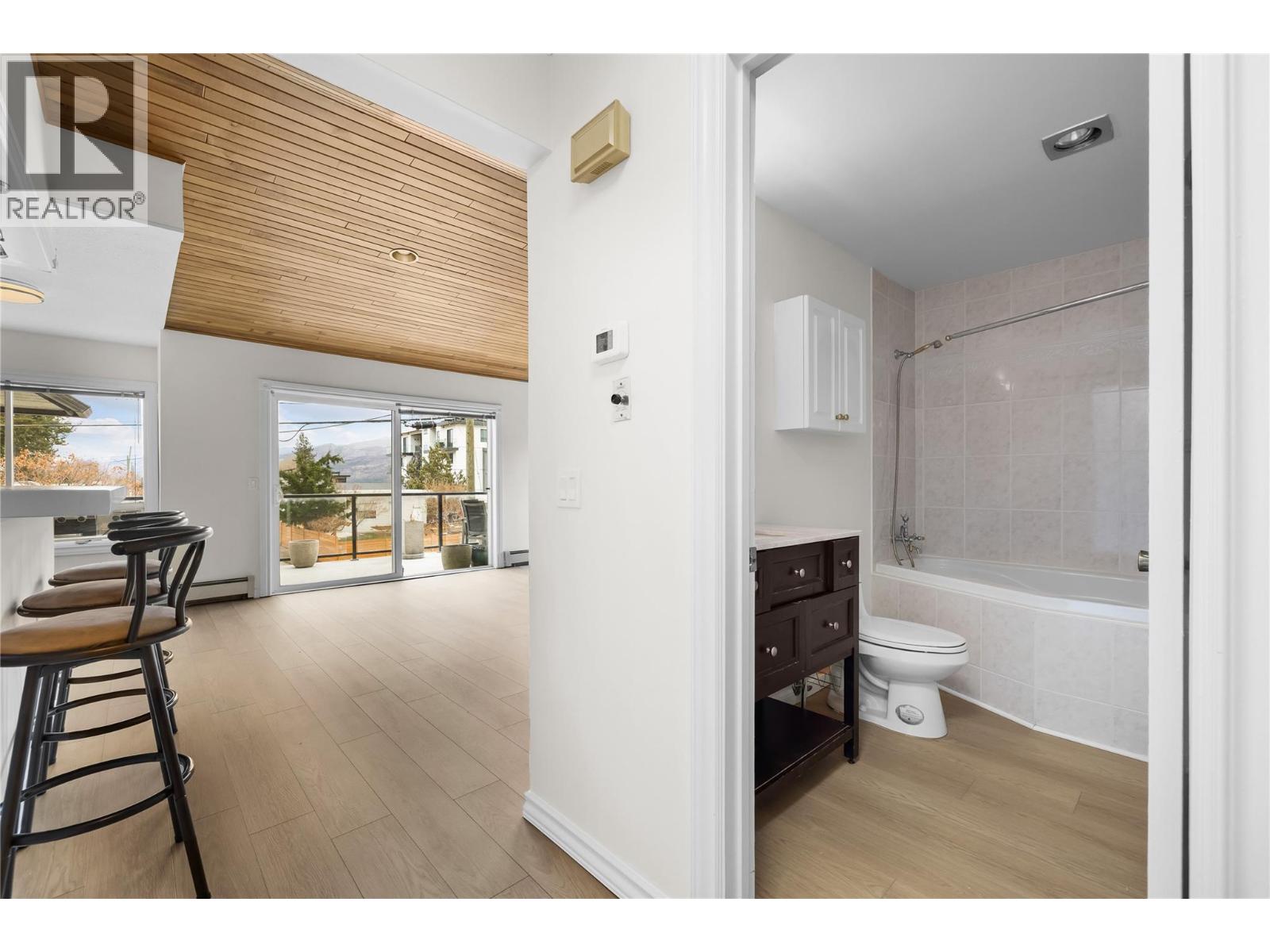 4340B Beach Avenue Unit# 209, Peachland