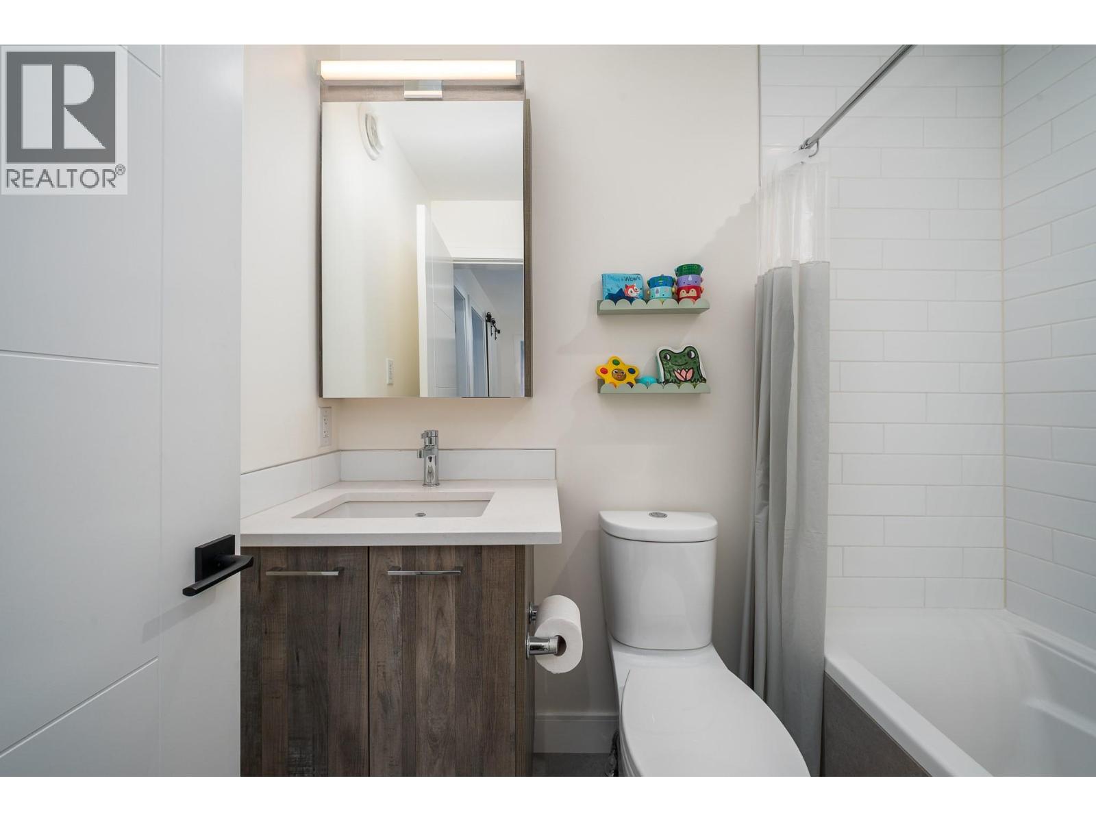 4 805 Burne Avenue, Kelowna