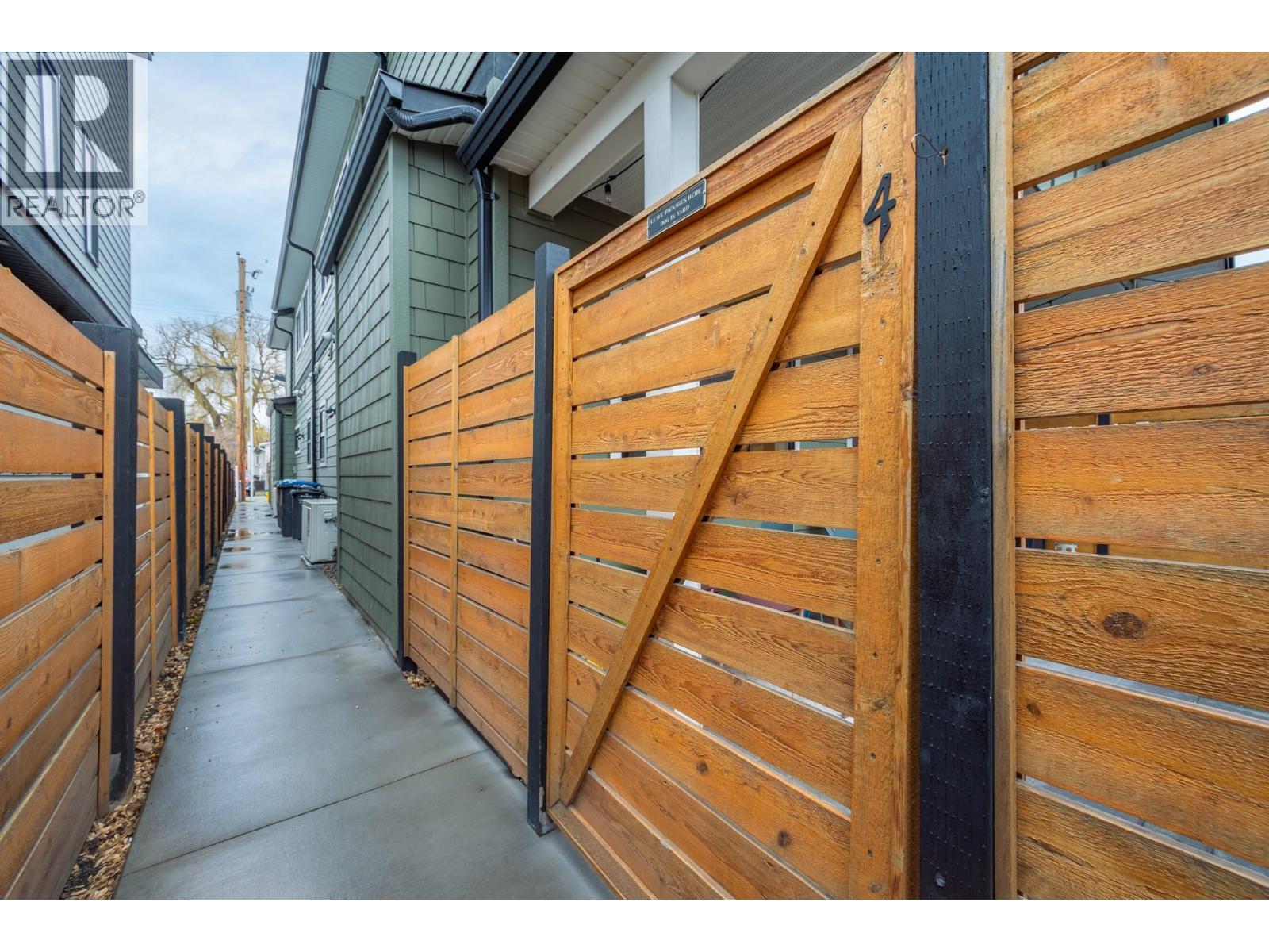 4 805 Burne Avenue, Kelowna