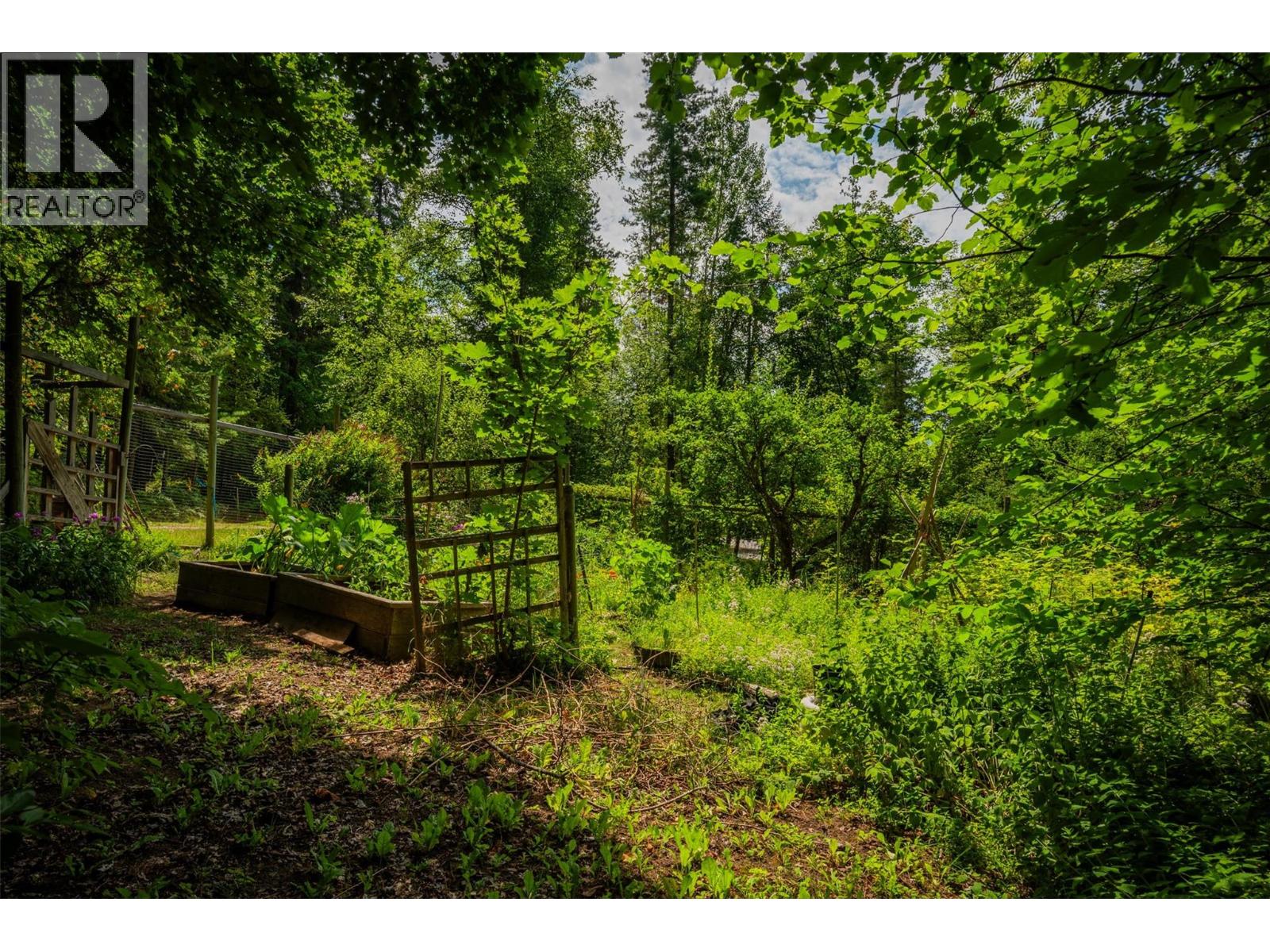 1506 Highway 31A, New Denver