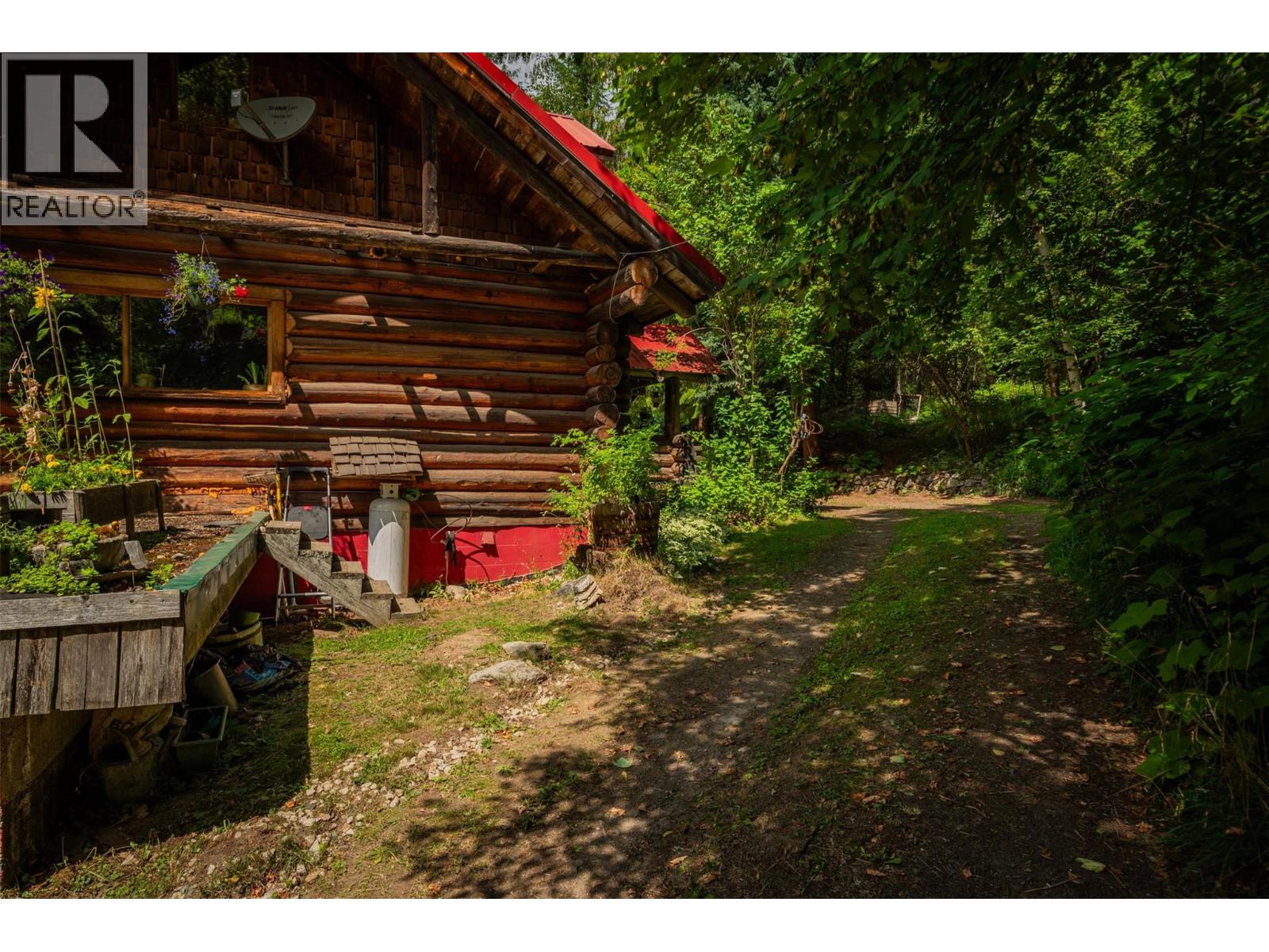 1506 Highway 31A, New Denver