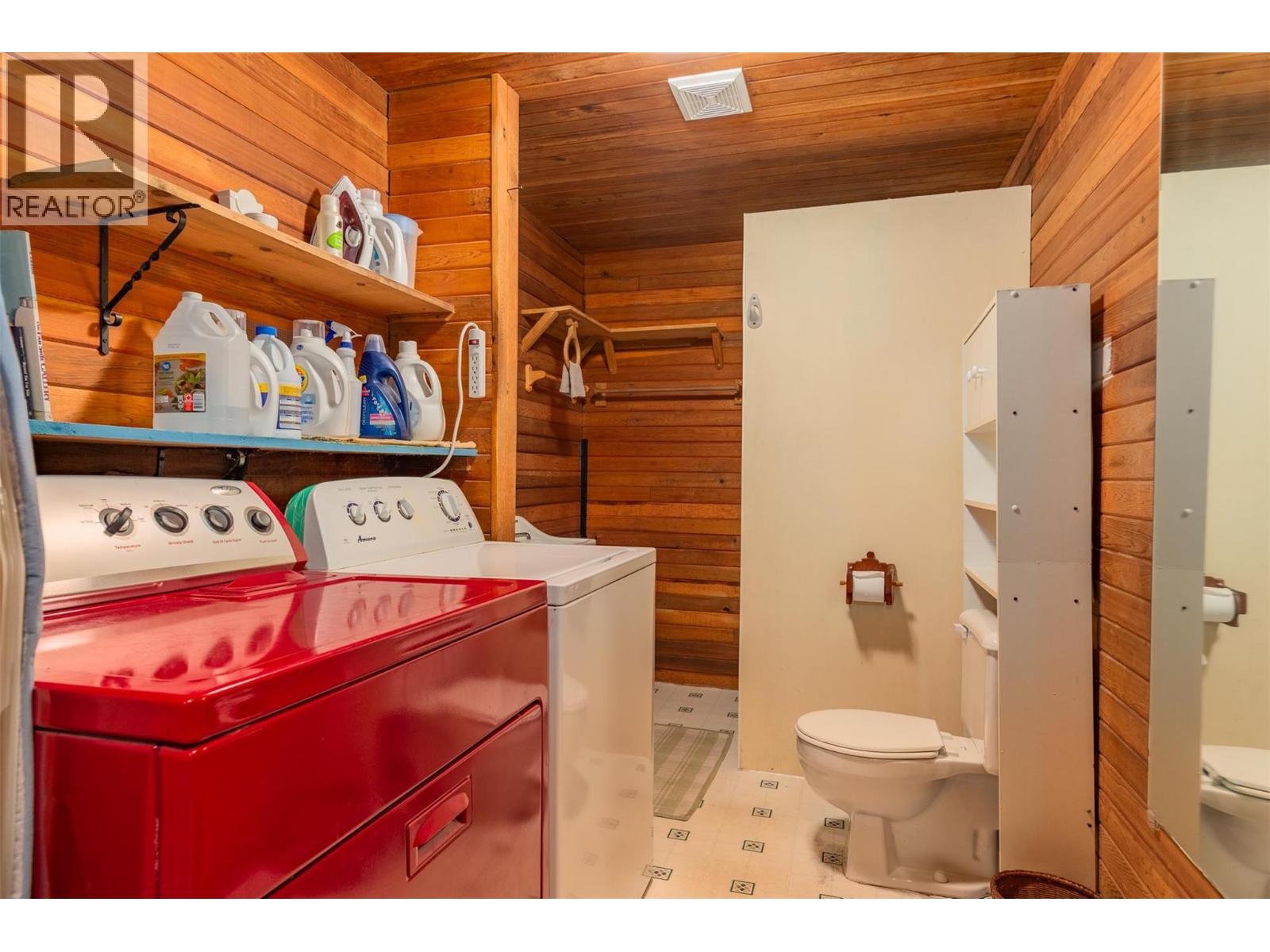 1506 Highway 31A, New Denver