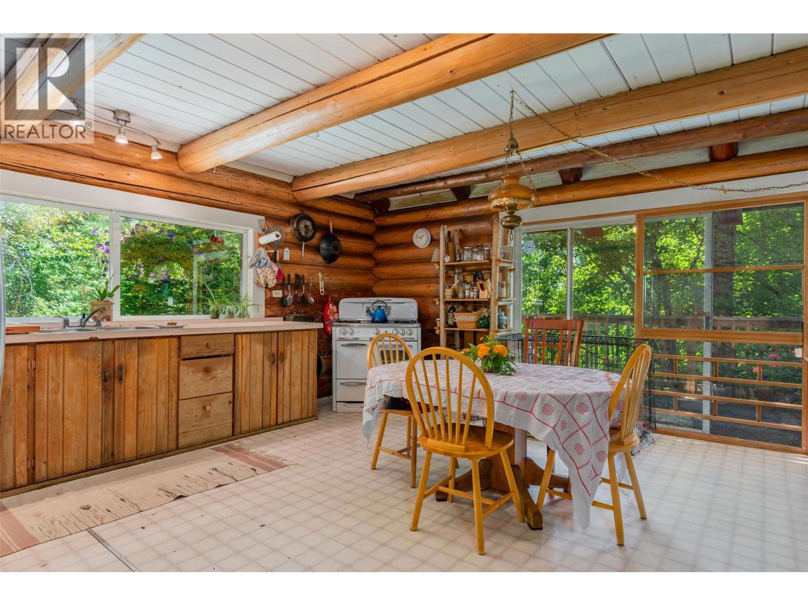 1506 Highway 31A, New Denver