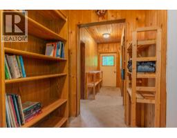 Living room - 1506 Highway 31a, New Denver, BC V0G1S0 Photo 8
