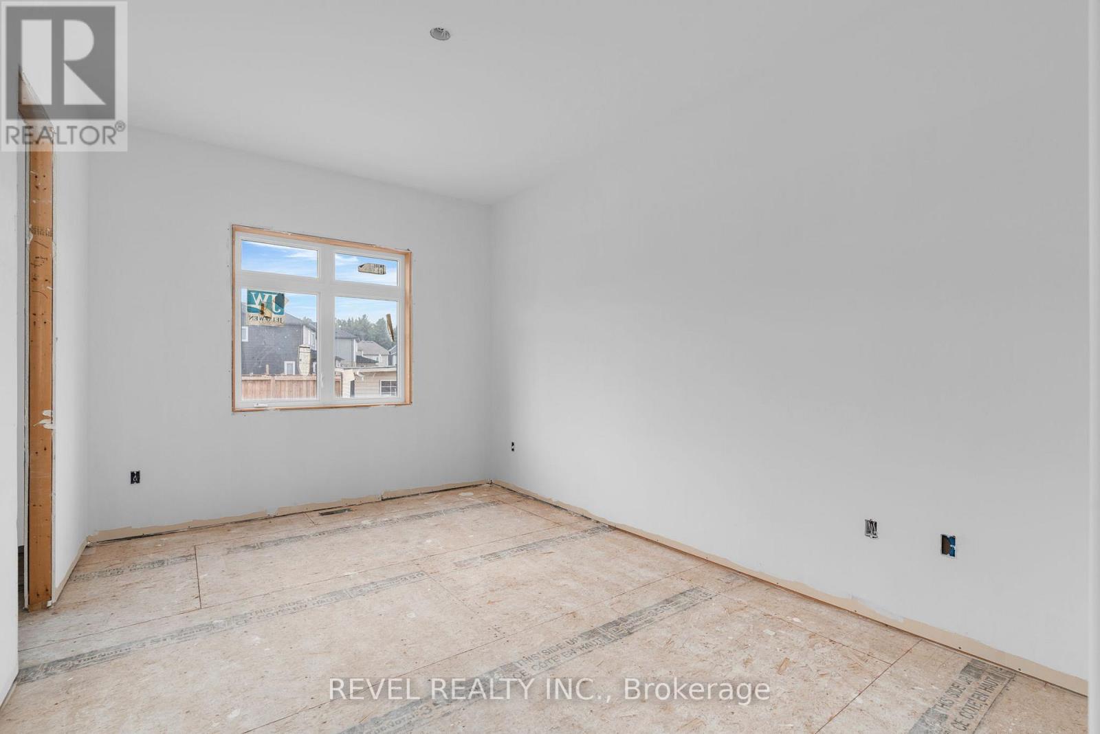 57 WOOD CRESCENT - 13