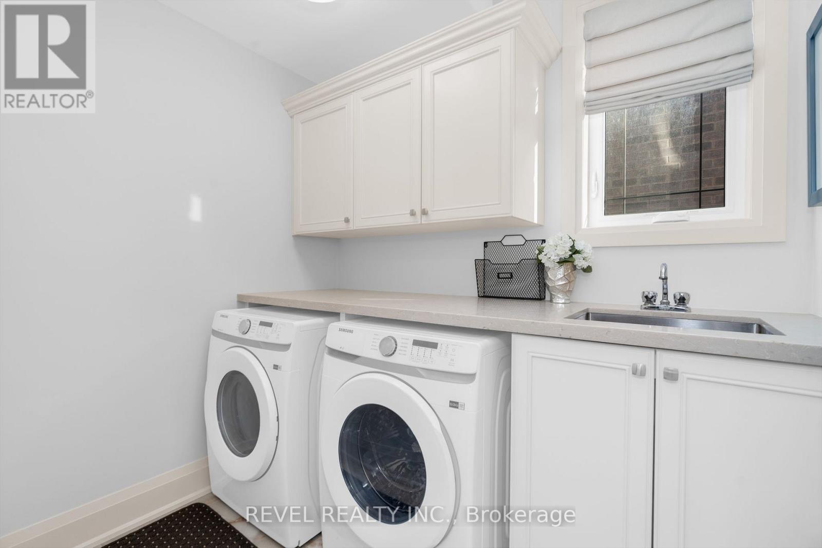 51 WOOD CRESCENT - 12