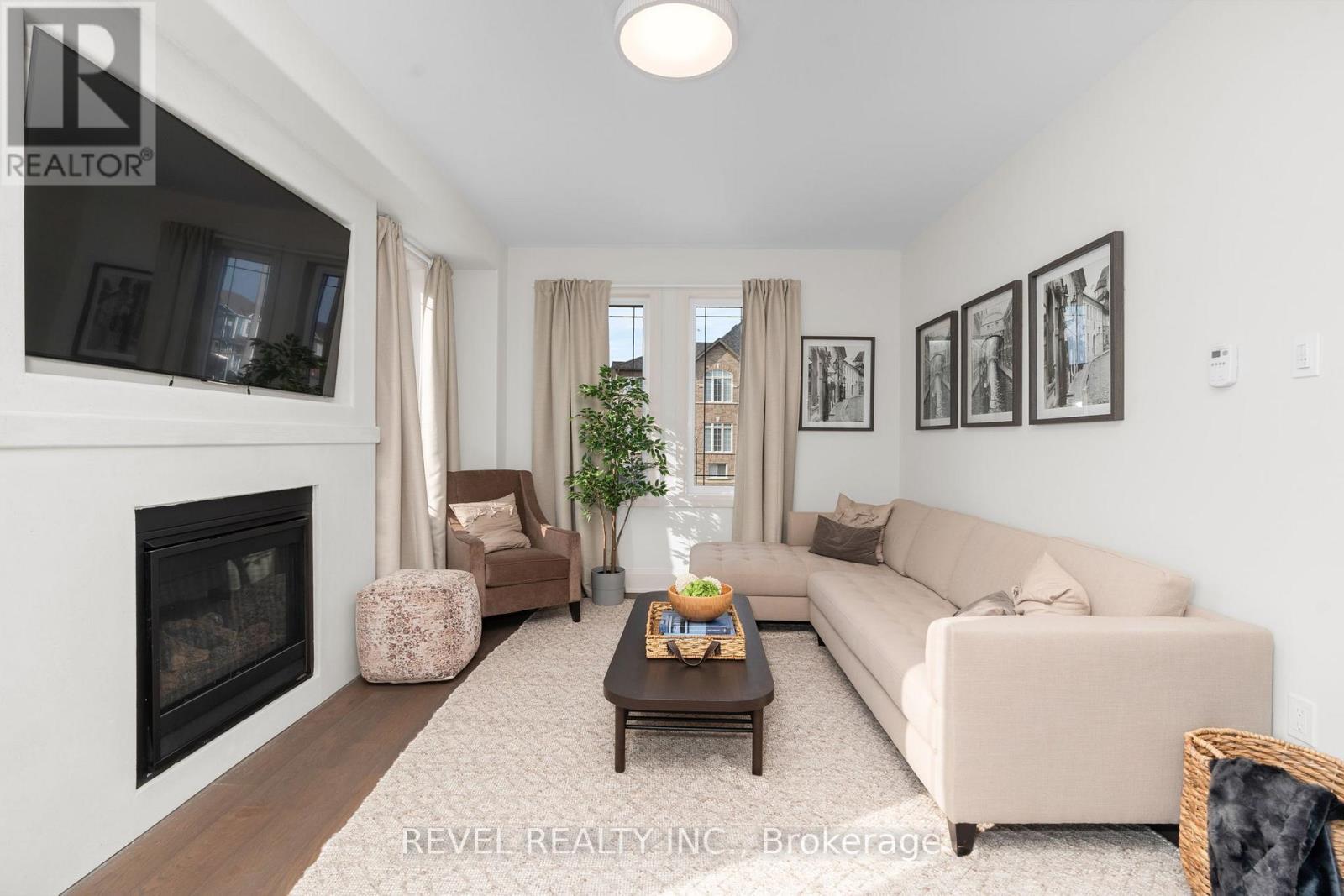 51 WOOD CRESCENT - 25