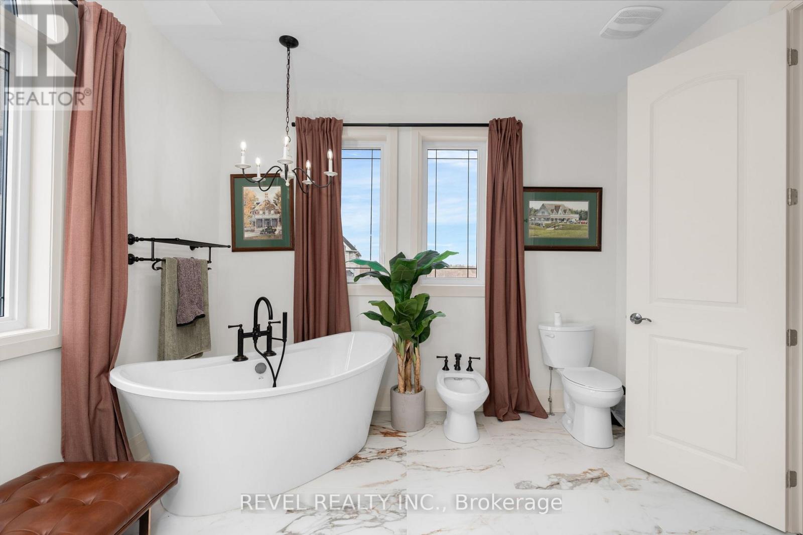 51 WOOD CRESCENT - 32