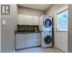 Bathroom - 223 Briar Hill Crescent, Hamilton, ON L9G3M9 Photo 16