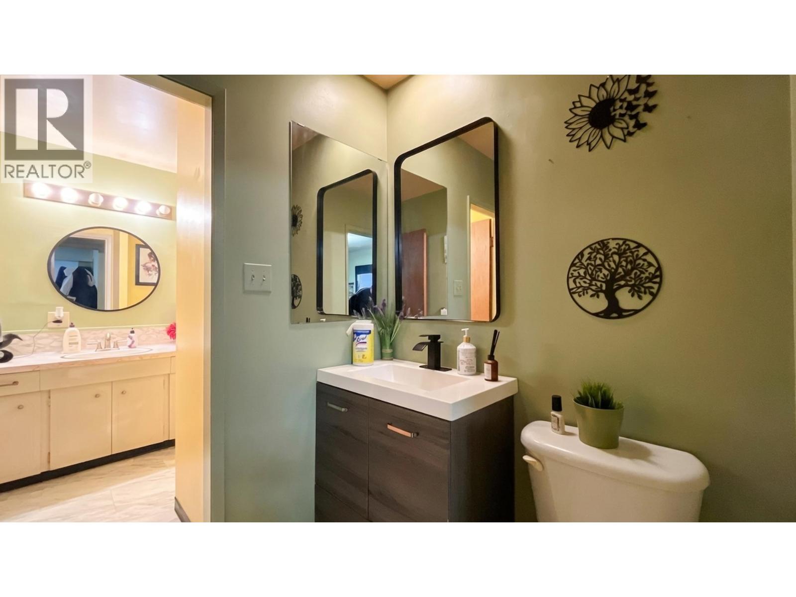 6609-6611 LAKEVIEW AVENUE, Burnaby