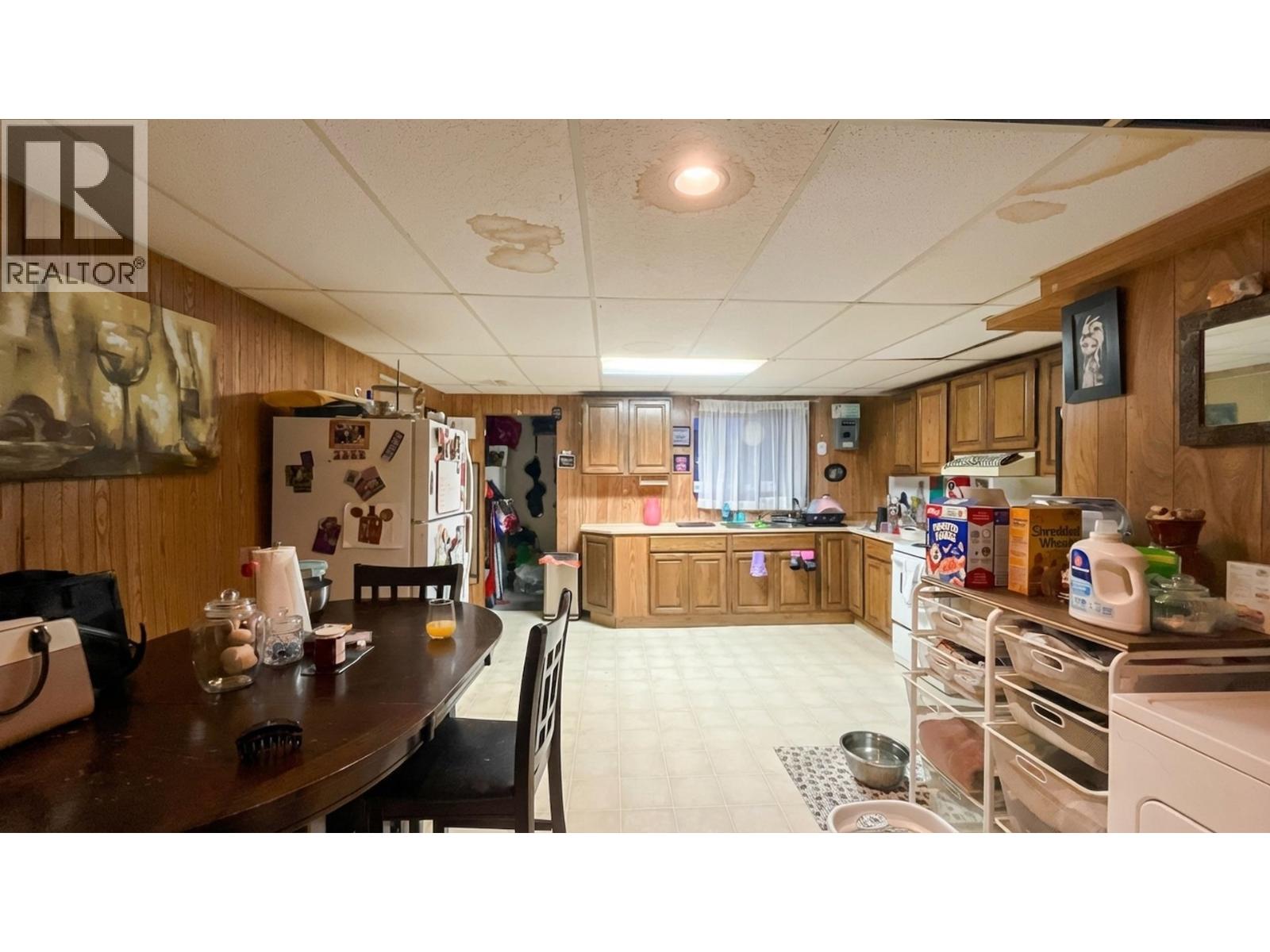 6609-6611 LAKEVIEW AVENUE, Burnaby