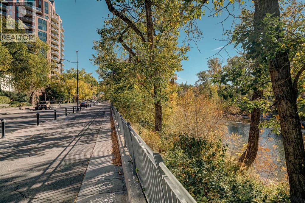 Single Family House Multi-level for Sale in    Avenue SW Mission Calgary 