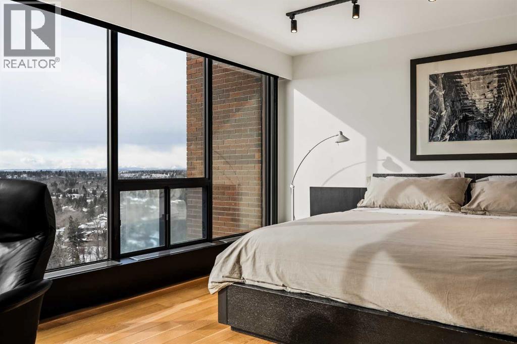 Single Family House Multi-level for Sale in    Avenue SW Mission Calgary 