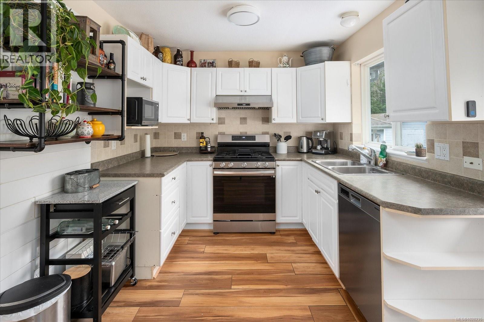 5541 HAMMOND BAY RD - 32