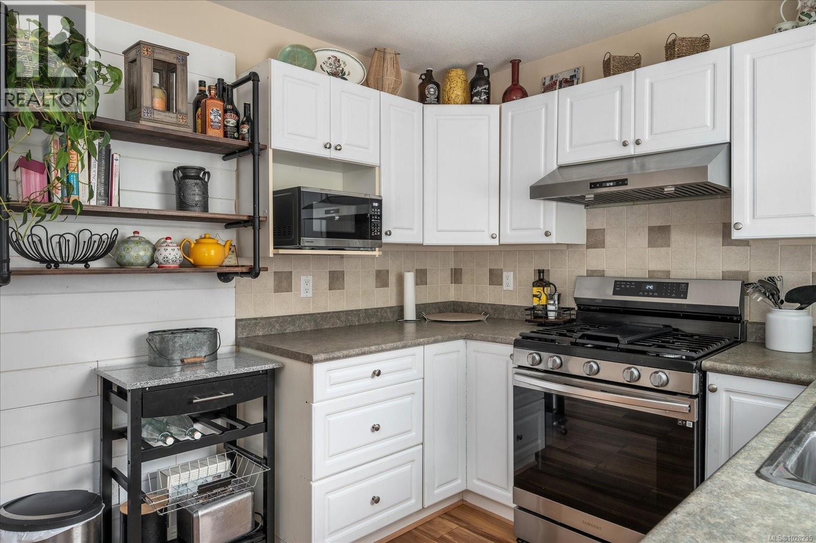 5541 HAMMOND BAY RD - 33