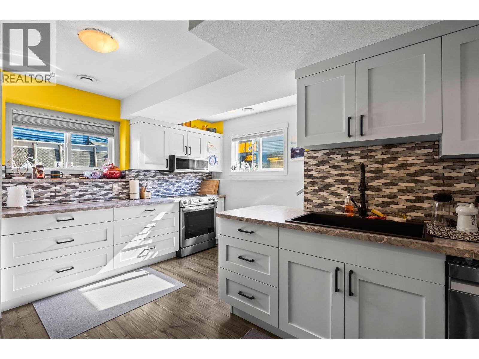 1319 Belaire Avenue, Kelowna