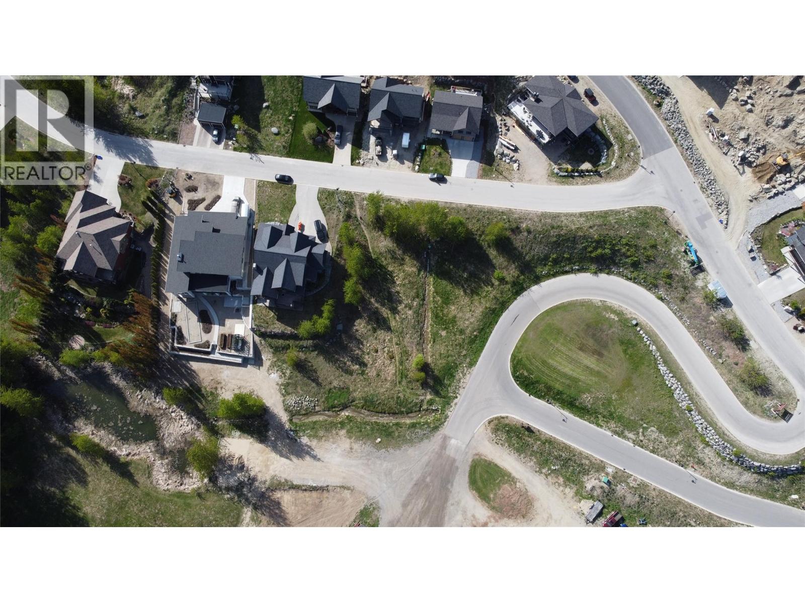 801 WHITE TAIL Drive, Rossland