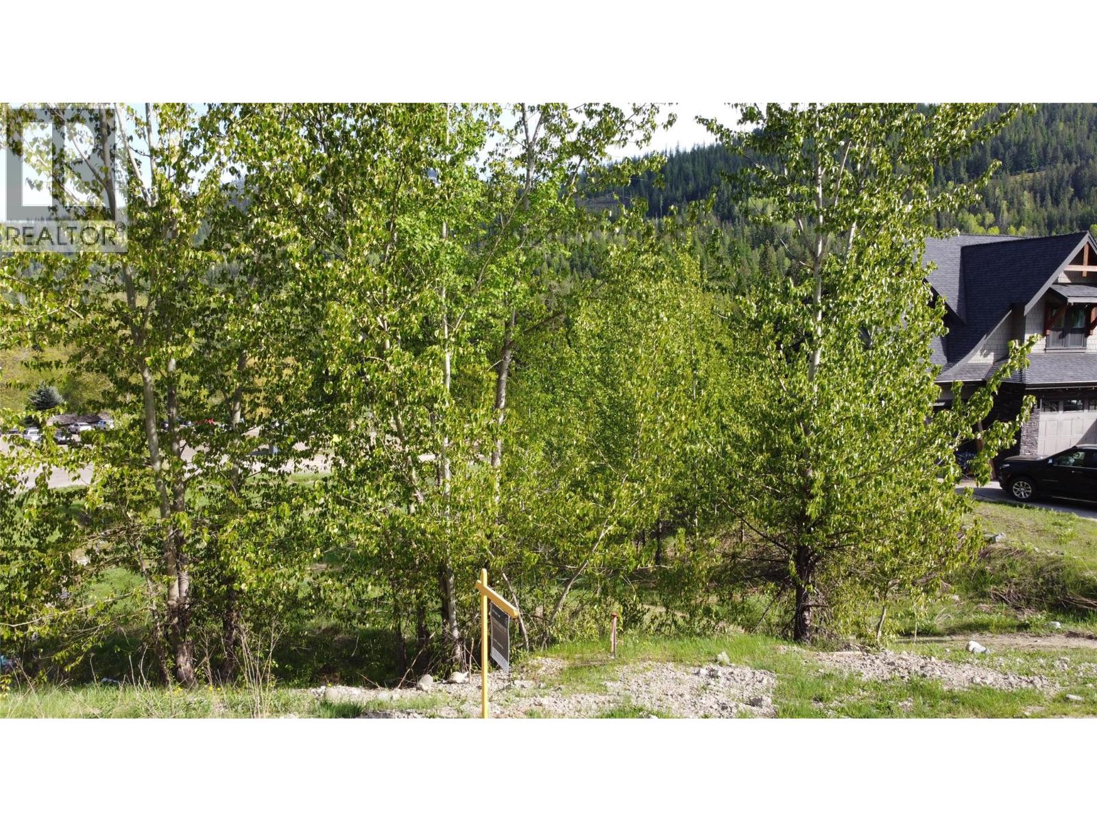 801 WHITE TAIL Drive, Rossland