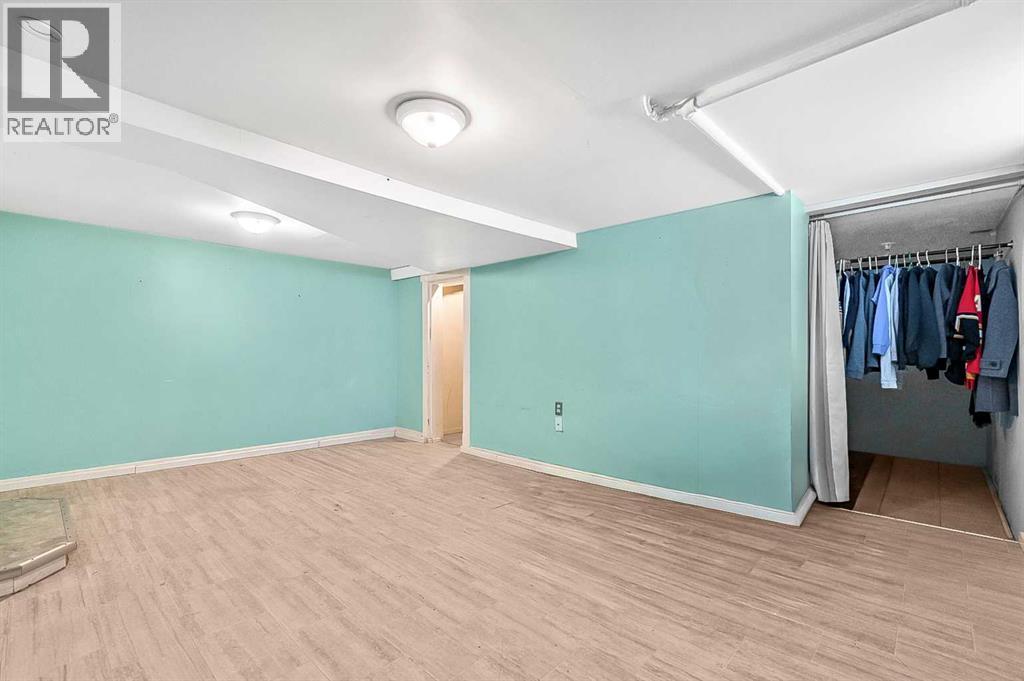 Single Family House Bungalow for Sale in   Avenue NE Renfrew Calgary 