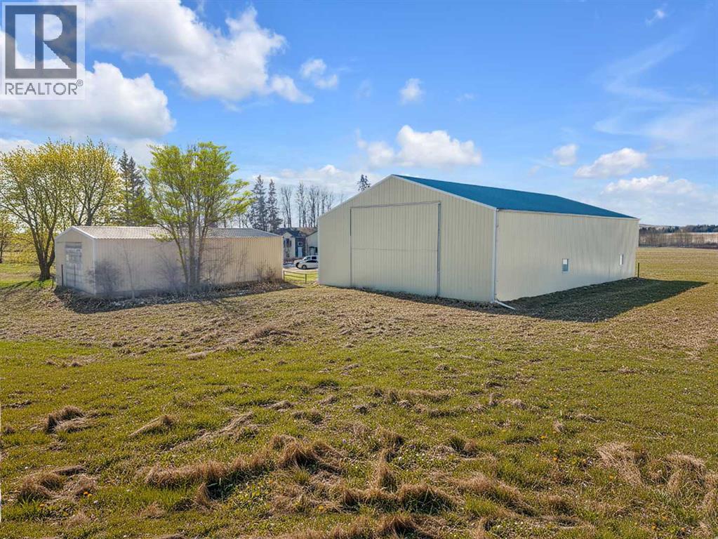 25408 Highway 597, Rural Lacombe County