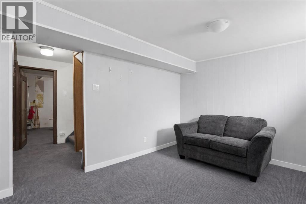 Single Family House for Sale in   Pennsylvania Road SE Penbrooke Meadows Calgary 