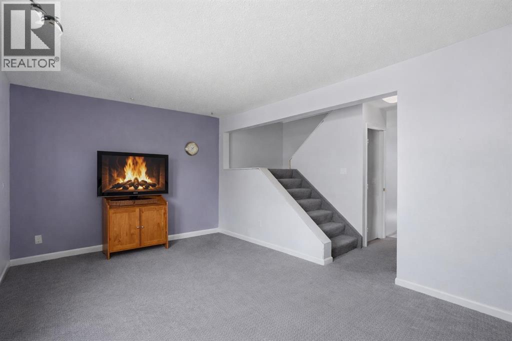 Single Family House for Sale in   Pennsylvania Road SE Penbrooke Meadows Calgary 