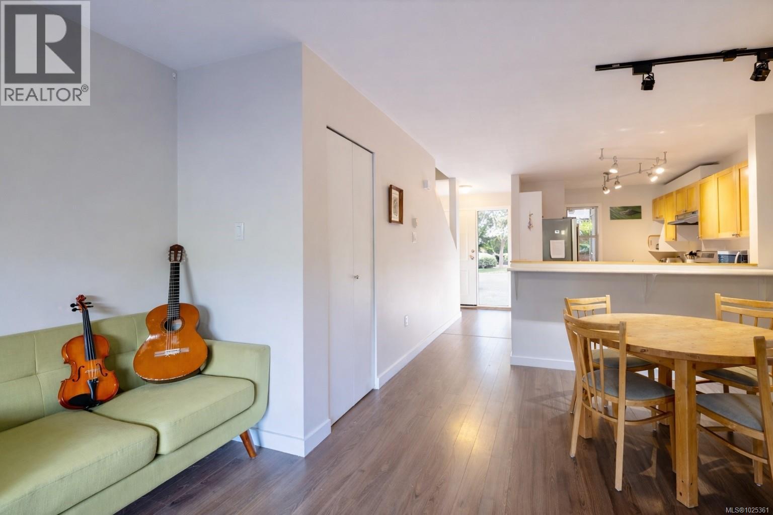 4 301 Arnet Rd, Tofino